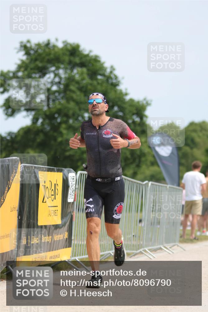 22.06.2025 - Viking Triathlon H.Heesch http://msf.ph/oto/8096790 22.06.2025 13:11:24 Laufen 101, 390, 395 meine-sportfotos.de