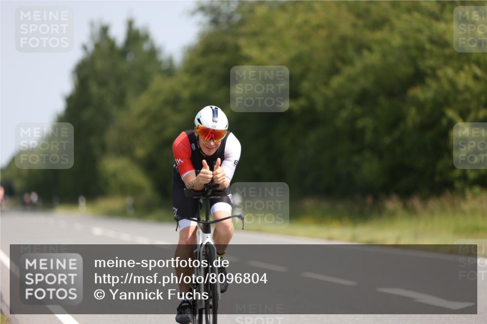 22.06.2025 - Viking Triathlon Yannick Fuchs http://msf.ph/oto/8096804 22.06.2025 11:21:45 Radfahren 135, 297, 300 meine-sportfotos.de