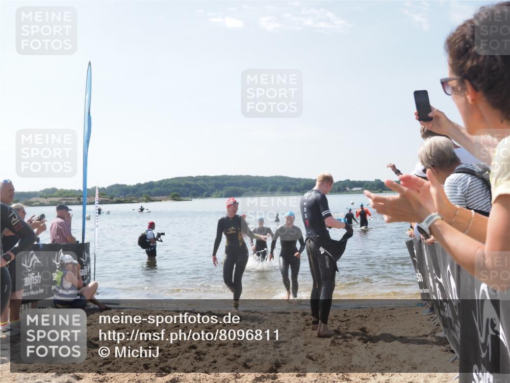 22.06.2025 - Viking Triathlon MichiJ http://msf.ph/oto/8096811 22.06.2025 10:41:57 Schwimmen 58, 159, 199, 221, 625 meine-sportfotos.de