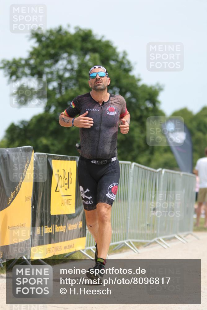 22.06.2025 - Viking Triathlon H.Heesch http://msf.ph/oto/8096817 22.06.2025 13:11:25 Laufen 101, 390, 395 meine-sportfotos.de