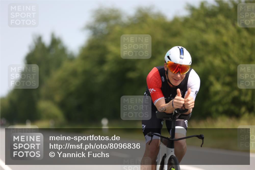 22.06.2025 - Viking Triathlon Yannick Fuchs http://msf.ph/oto/8096836 22.06.2025 11:21:46 Radfahren 135, 297, 300 meine-sportfotos.de