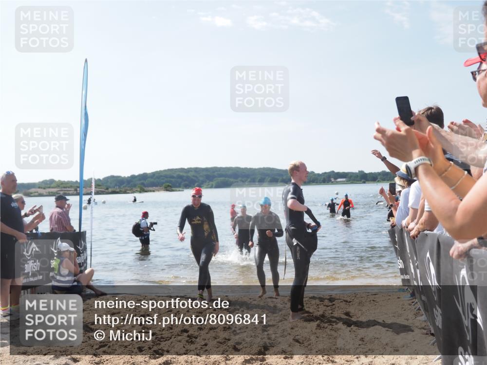 22.06.2025 - Viking Triathlon MichiJ http://msf.ph/oto/8096841 22.06.2025 10:41:57 Schwimmen 58, 159, 199, 221, 625 meine-sportfotos.de