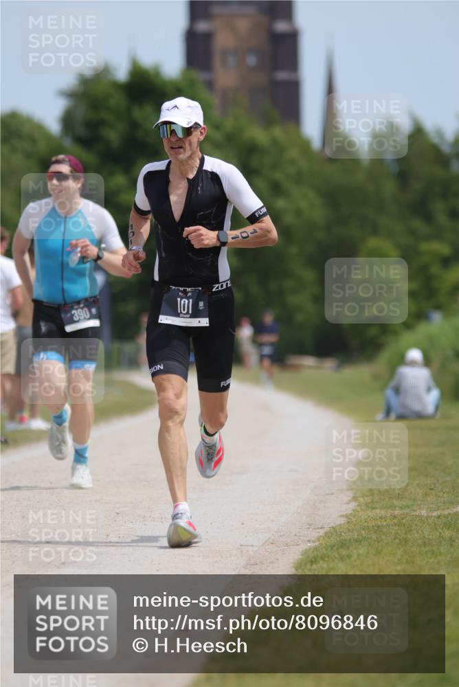 22.06.2025 - Viking Triathlon H.Heesch http://msf.ph/oto/8096846 22.06.2025 13:11:26 Laufen 101, 390, 395 meine-sportfotos.de