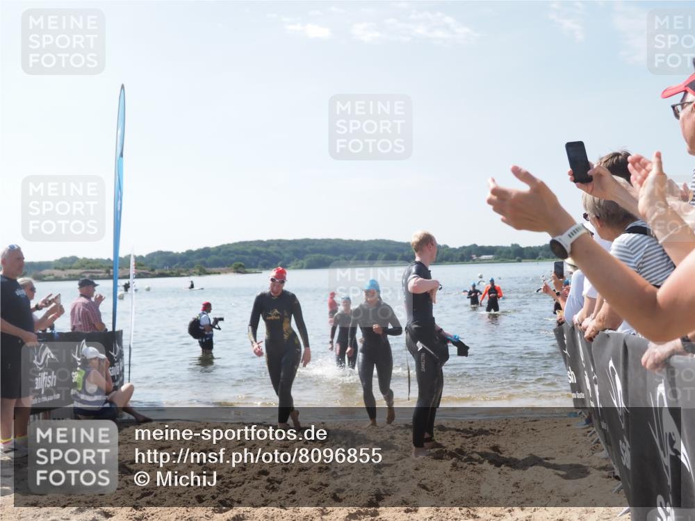 22.06.2025 - Viking Triathlon MichiJ http://msf.ph/oto/8096855 22.06.2025 10:41:58 Schwimmen 58, 159, 199, 221, 625 meine-sportfotos.de