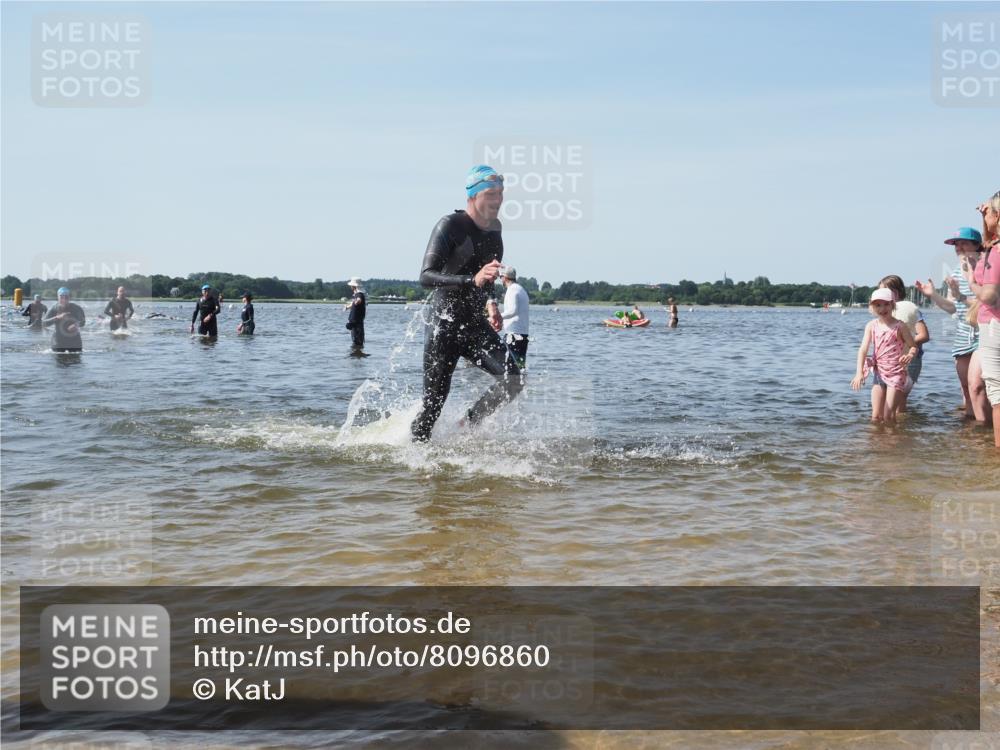22.06.2025 - Viking Triathlon KatJ http://msf.ph/oto/8096860 22.06.2025 10:31:19 Schwimmen 3, 8, 216, 236, 311, 330, 469 meine-sportfotos.de