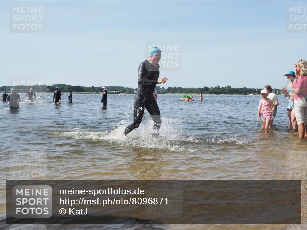 22.06.2025 - Viking Triathlon KatJ http://msf.ph/oto/8096871 22.06.2025 10:31:20 Schwimmen 3, 8, 216, 236, 311, 330, 469 meine-sportfotos.de