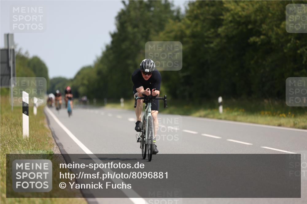 22.06.2025 - Viking Triathlon Yannick Fuchs http://msf.ph/oto/8096881 22.06.2025 11:21:50 Radfahren 297, 300, 304 meine-sportfotos.de