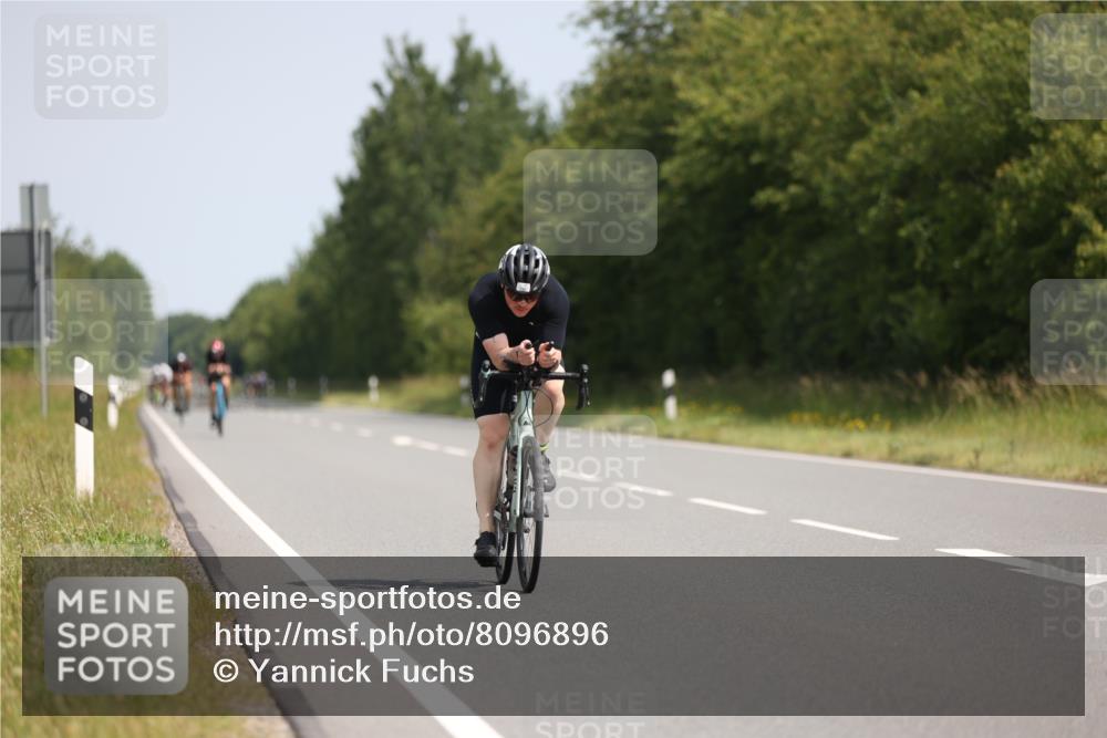 22.06.2025 - Viking Triathlon Yannick Fuchs http://msf.ph/oto/8096896 22.06.2025 11:21:50 Radfahren 297, 300, 304 meine-sportfotos.de