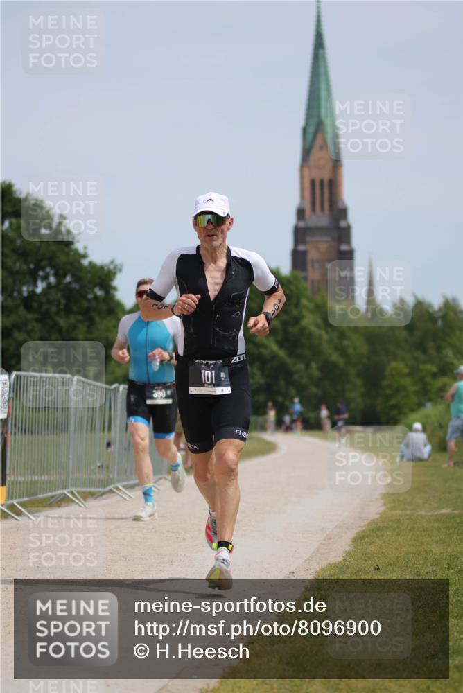 22.06.2025 - Viking Triathlon H.Heesch http://msf.ph/oto/8096900 22.06.2025 13:11:28 Laufen 101, 390, 395 meine-sportfotos.de