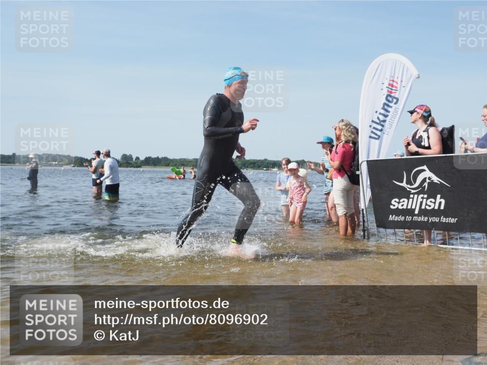 22.06.2025 - Viking Triathlon KatJ http://msf.ph/oto/8096902 22.06.2025 10:31:20 Schwimmen 3, 8, 216, 236, 311, 330, 469 meine-sportfotos.de