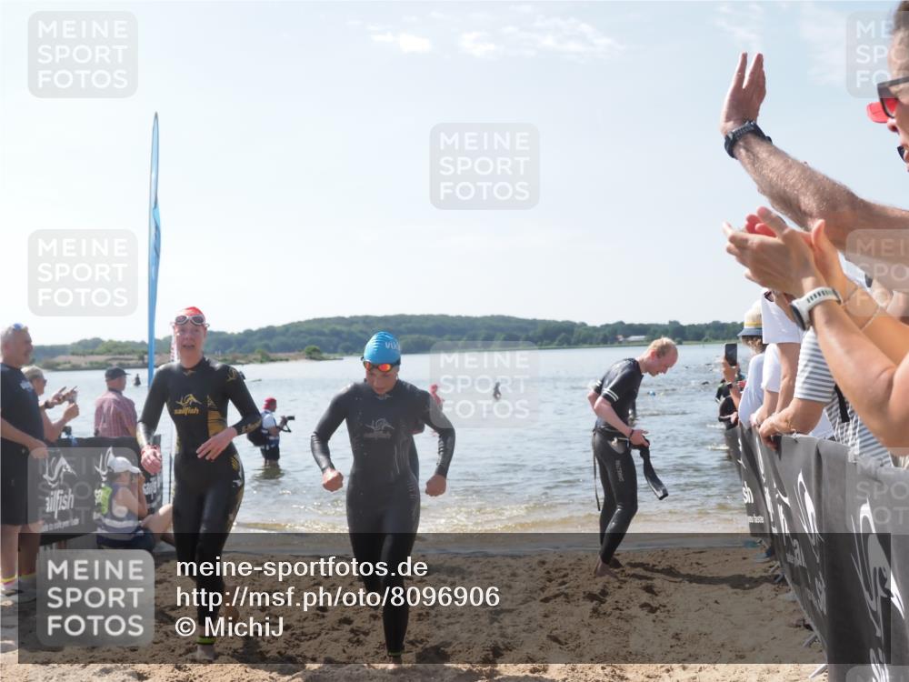 22.06.2025 - Viking Triathlon MichiJ http://msf.ph/oto/8096906 22.06.2025 10:41:59 Schwimmen 58, 78, 159, 199, 221, 625 meine-sportfotos.de