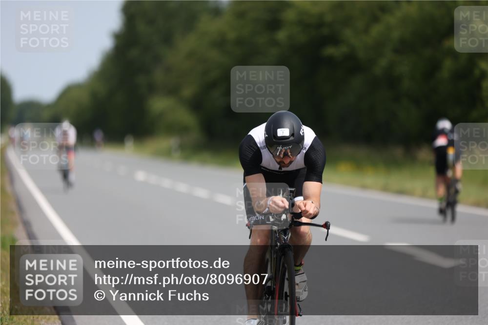 22.06.2025 - Viking Triathlon Yannick Fuchs http://msf.ph/oto/8096907 22.06.2025 11:59:30 Radfahren 2, 7, 55, 196, 346, 661 meine-sportfotos.de