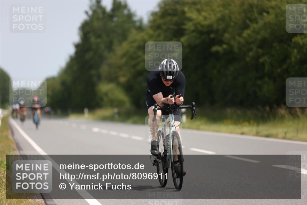 22.06.2025 - Viking Triathlon Yannick Fuchs http://msf.ph/oto/8096911 22.06.2025 11:21:50 Radfahren 297, 300, 304 meine-sportfotos.de