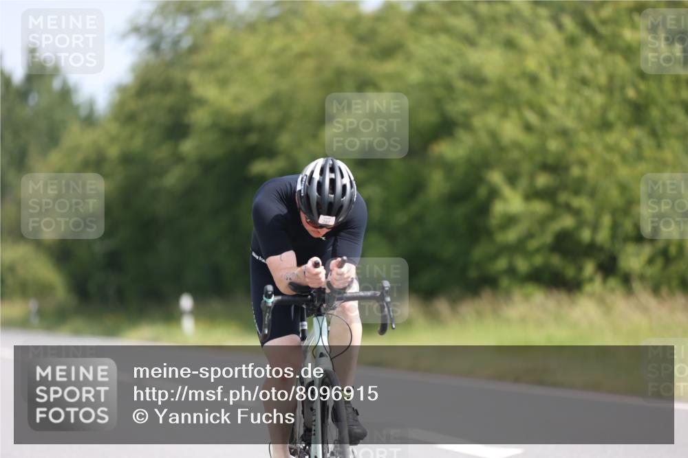 22.06.2025 - Viking Triathlon Yannick Fuchs http://msf.ph/oto/8096915 22.06.2025 11:21:51 Radfahren 80, 297, 304 meine-sportfotos.de