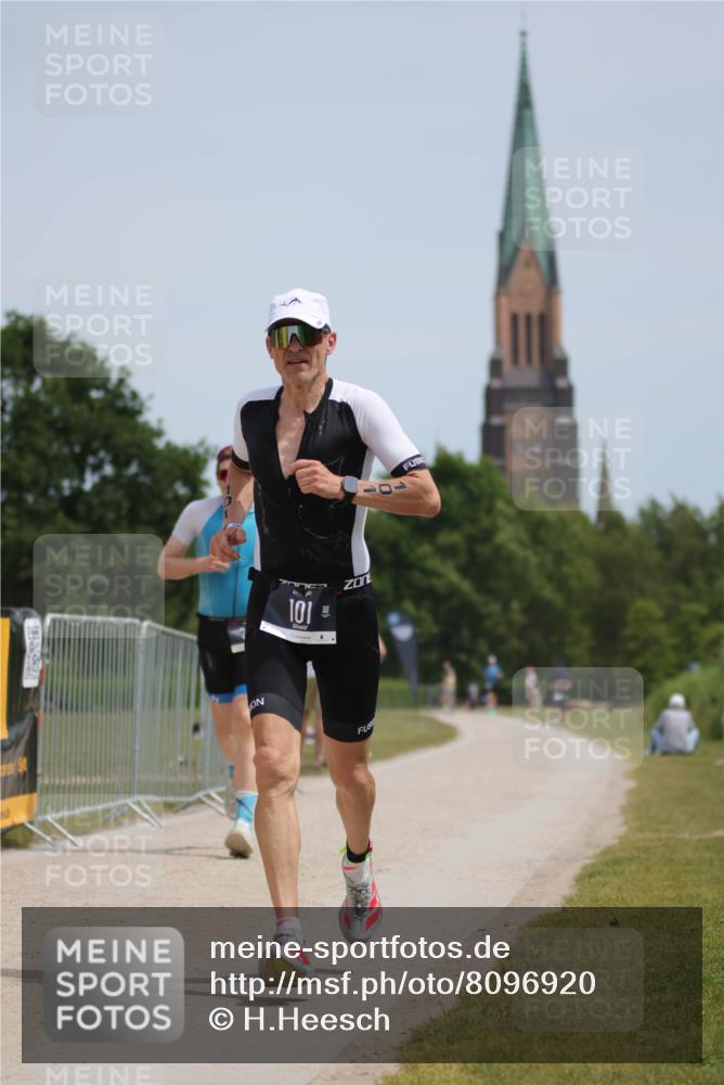 22.06.2025 - Viking Triathlon H.Heesch http://msf.ph/oto/8096920 22.06.2025 13:11:28 Laufen 101, 390, 395 meine-sportfotos.de