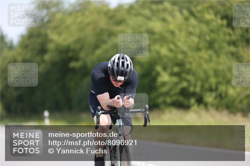 22.06.2025 - Viking Triathlon Yannick Fuchs http://msf.ph/oto/8096921 22.06.2025 11:21:51 Radfahren 80, 297, 304 meine-sportfotos.de