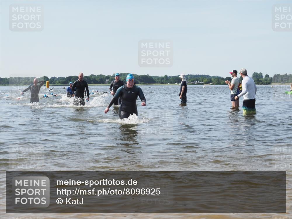 22.06.2025 - Viking Triathlon KatJ http://msf.ph/oto/8096925 22.06.2025 10:31:25 Schwimmen 3, 8, 236, 311, 469, 613, 648 meine-sportfotos.de