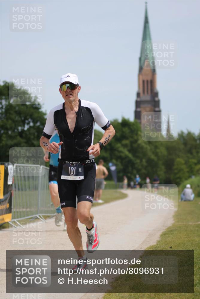 22.06.2025 - Viking Triathlon H.Heesch http://msf.ph/oto/8096931 22.06.2025 13:11:29 Laufen 101, 390, 395 meine-sportfotos.de