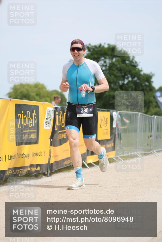 22.06.2025 - Viking Triathlon H.Heesch http://msf.ph/oto/8096948 22.06.2025 13:11:30 Laufen 101, 390, 395 meine-sportfotos.de