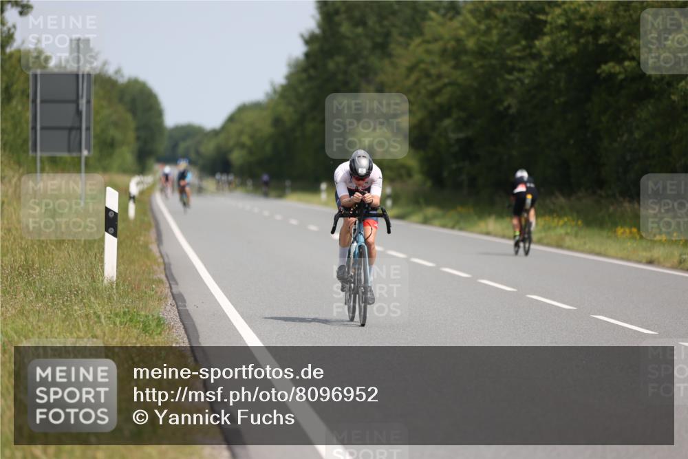 22.06.2025 - Viking Triathlon Yannick Fuchs http://msf.ph/oto/8096952 22.06.2025 11:59:33 Radfahren 2, 7, 55, 196, 346, 480, 661 meine-sportfotos.de