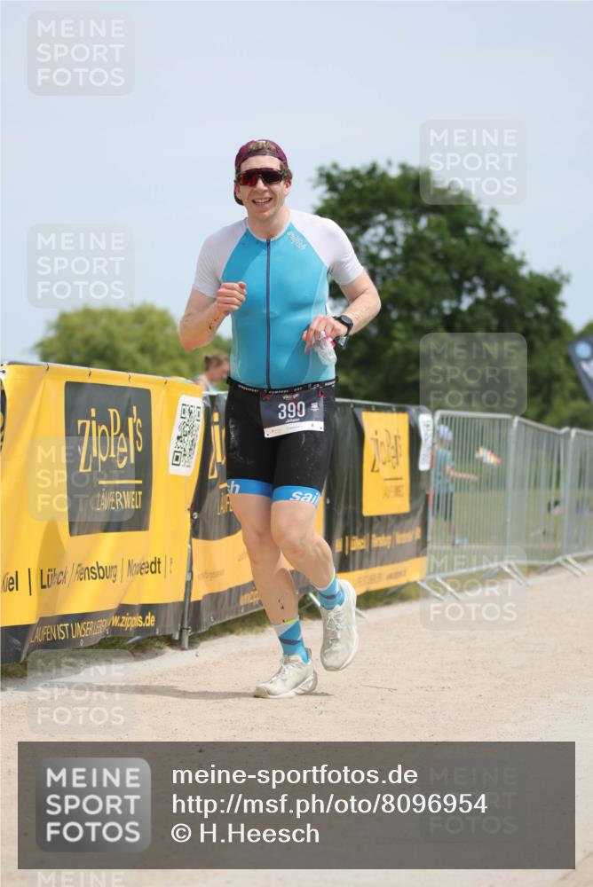 22.06.2025 - Viking Triathlon H.Heesch http://msf.ph/oto/8096954 22.06.2025 13:11:30 Laufen 101, 390, 395 meine-sportfotos.de