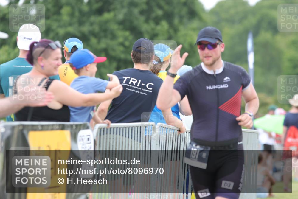 22.06.2025 - Viking Triathlon H.Heesch http://msf.ph/oto/8096970 22.06.2025 15:33:11 Laufen 191, 459 meine-sportfotos.de