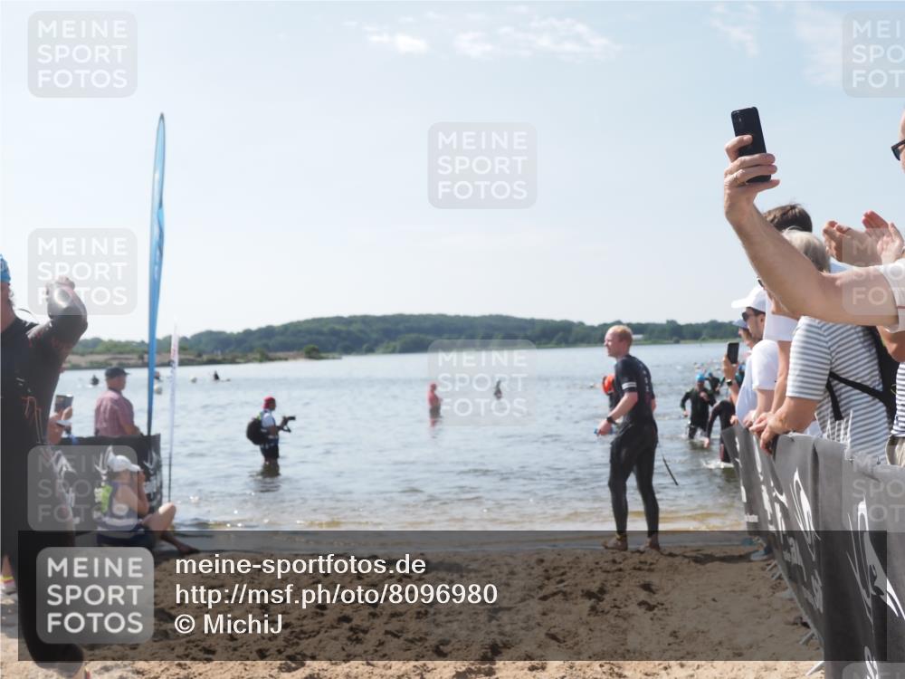 22.06.2025 - Viking Triathlon MichiJ http://msf.ph/oto/8096980 22.06.2025 10:42:02 Schwimmen 78, 159, 199, 221 meine-sportfotos.de