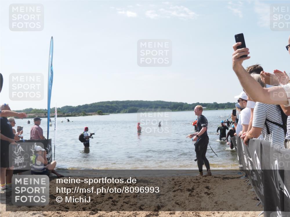 22.06.2025 - Viking Triathlon MichiJ http://msf.ph/oto/8096993 22.06.2025 10:42:02 Schwimmen 78, 159, 199, 221 meine-sportfotos.de