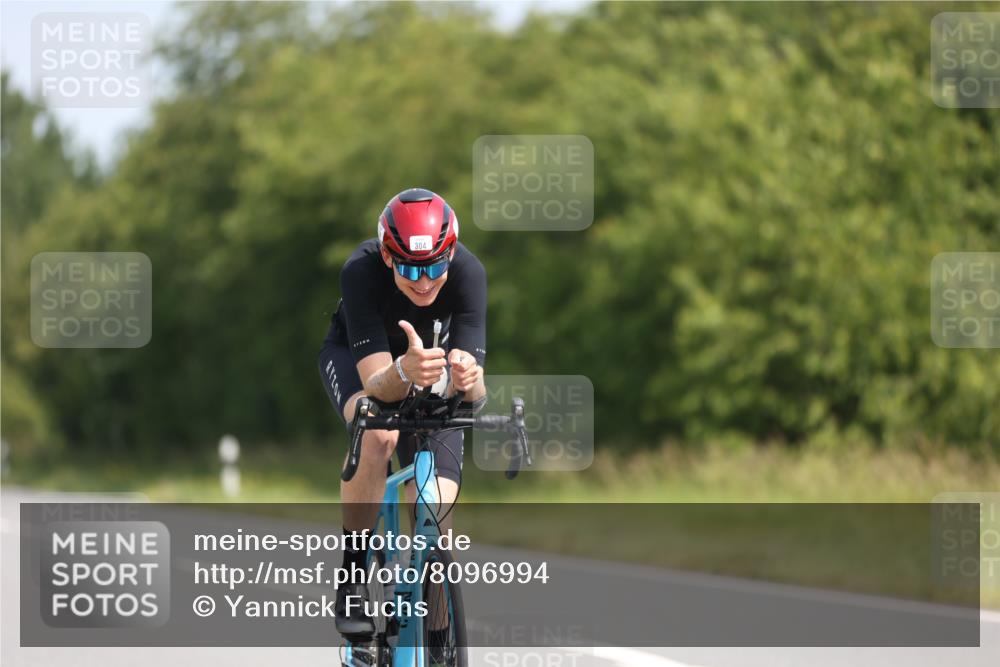 22.06.2025 - Viking Triathlon Yannick Fuchs http://msf.ph/oto/8096994 22.06.2025 11:21:58 Radfahren 1, 80, 101, 187, 304, 455 meine-sportfotos.de