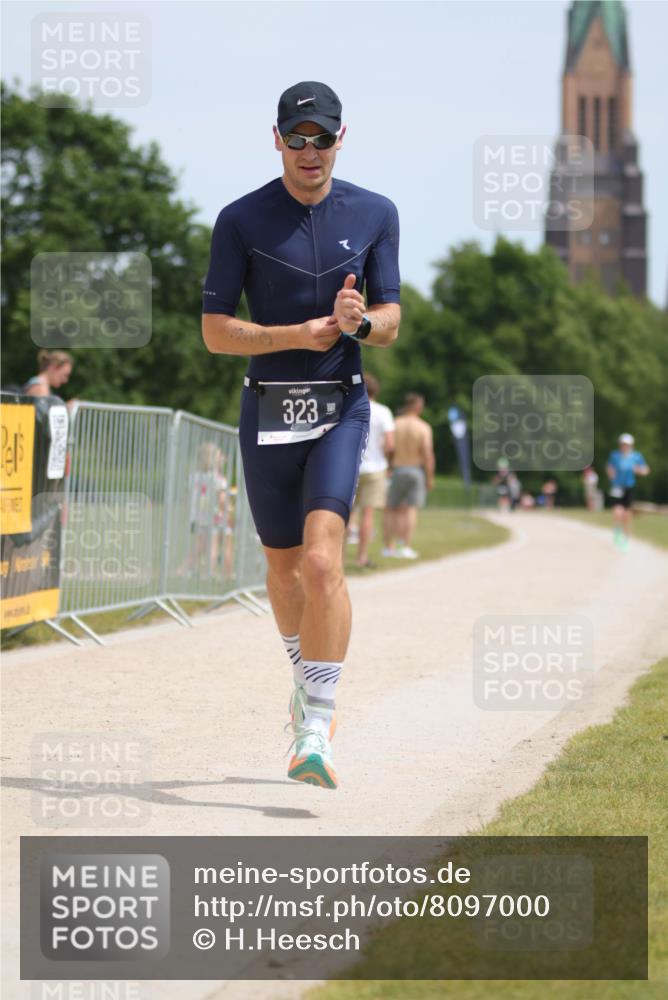 22.06.2025 - Viking Triathlon H.Heesch http://msf.ph/oto/8097000 22.06.2025 13:11:45 Laufen 323 meine-sportfotos.de