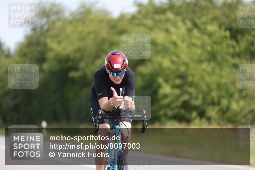 22.06.2025 - Viking Triathlon Yannick Fuchs http://msf.ph/oto/8097003 22.06.2025 11:21:58 Radfahren 1, 80, 101, 187, 304, 455 meine-sportfotos.de