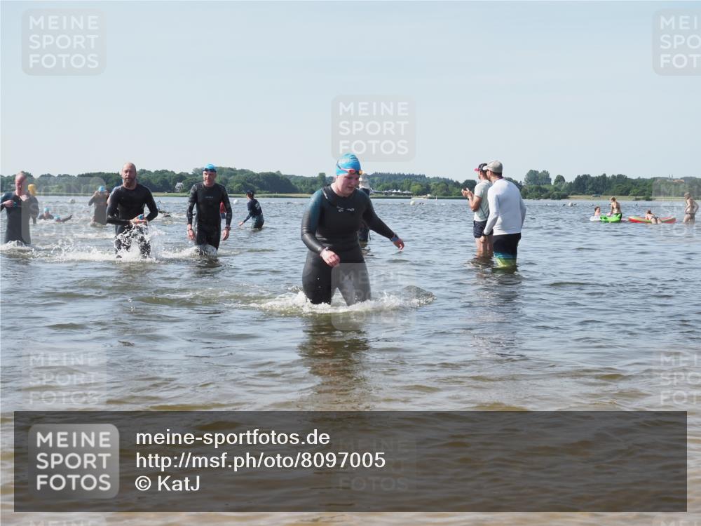22.06.2025 - Viking Triathlon KatJ http://msf.ph/oto/8097005 22.06.2025 10:31:27 Schwimmen 3, 8, 236, 311, 340, 469, 613, 648 meine-sportfotos.de