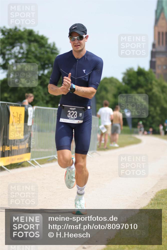 22.06.2025 - Viking Triathlon H.Heesch http://msf.ph/oto/8097010 22.06.2025 13:11:45 Laufen 323 meine-sportfotos.de