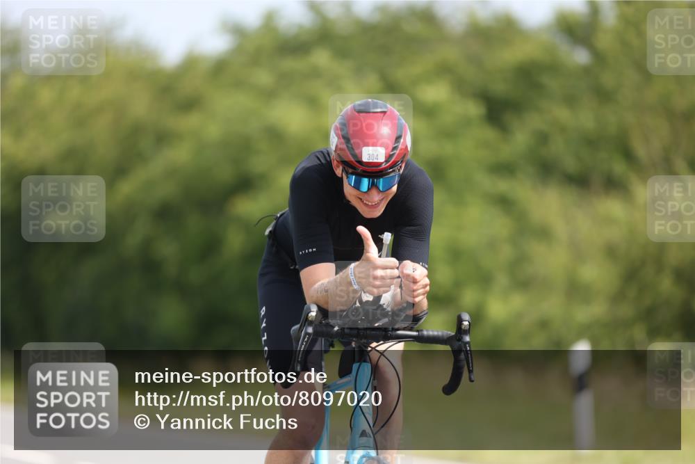 22.06.2025 - Viking Triathlon Yannick Fuchs http://msf.ph/oto/8097020 22.06.2025 11:21:58 Radfahren 1, 80, 101, 187, 304, 455 meine-sportfotos.de