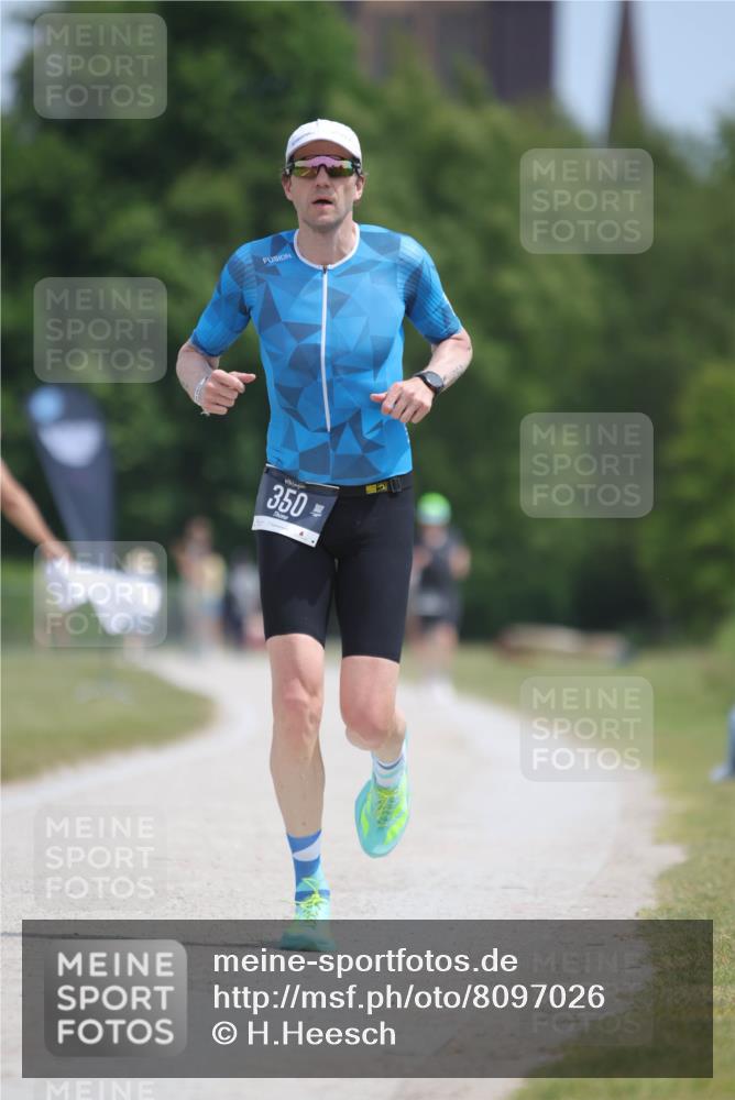 22.06.2025 - Viking Triathlon H.Heesch http://msf.ph/oto/8097026 22.06.2025 13:11:56 Laufen 350 meine-sportfotos.de