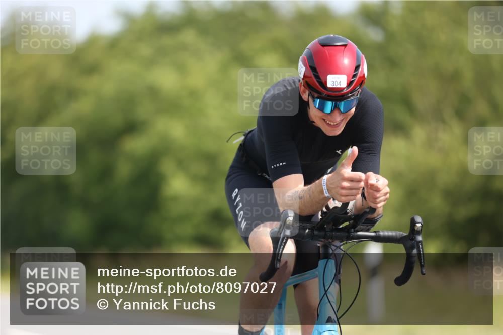 22.06.2025 - Viking Triathlon Yannick Fuchs http://msf.ph/oto/8097027 22.06.2025 11:21:58 Radfahren 1, 80, 101, 187, 304, 455 meine-sportfotos.de