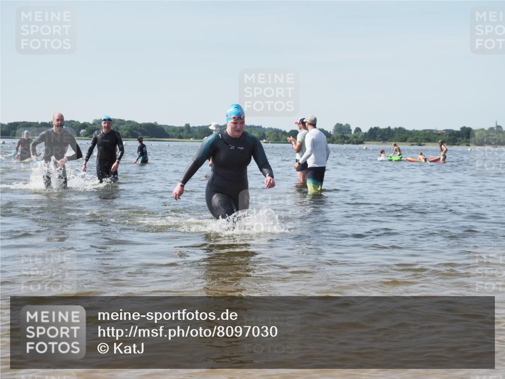 22.06.2025 - Viking Triathlon KatJ http://msf.ph/oto/8097030 22.06.2025 10:31:27 Schwimmen 3, 8, 236, 311, 340, 469, 613, 648 meine-sportfotos.de
