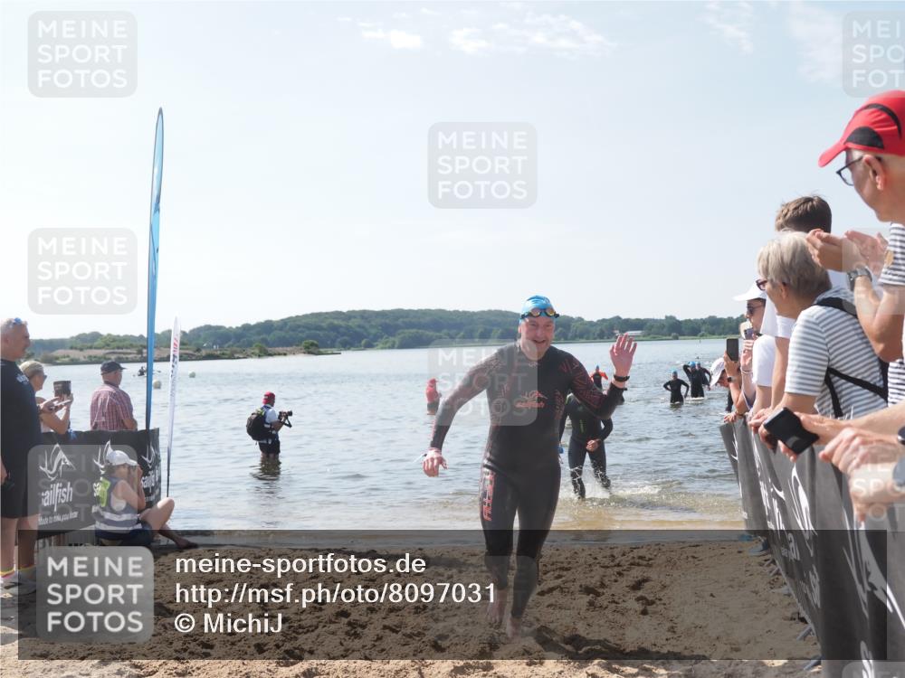 22.06.2025 - Viking Triathlon MichiJ http://msf.ph/oto/8097031 22.06.2025 10:42:09 Schwimmen 78, 159, 199, 281, 290, 460, 465 meine-sportfotos.de