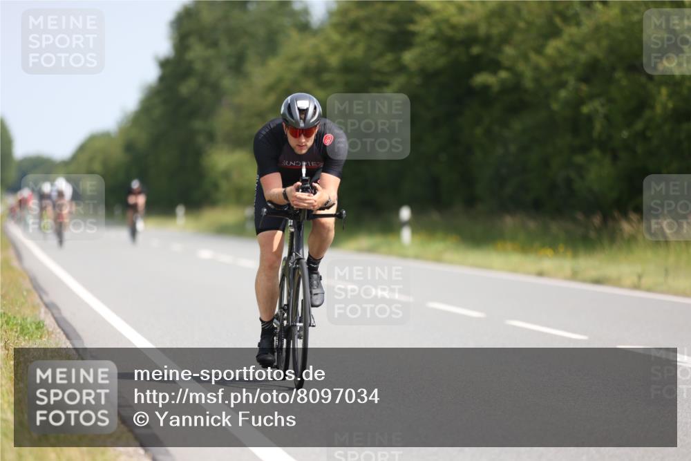 22.06.2025 - Viking Triathlon Yannick Fuchs http://msf.ph/oto/8097034 22.06.2025 11:21:59 Radfahren 1, 80, 101, 187, 304, 323, 455 meine-sportfotos.de