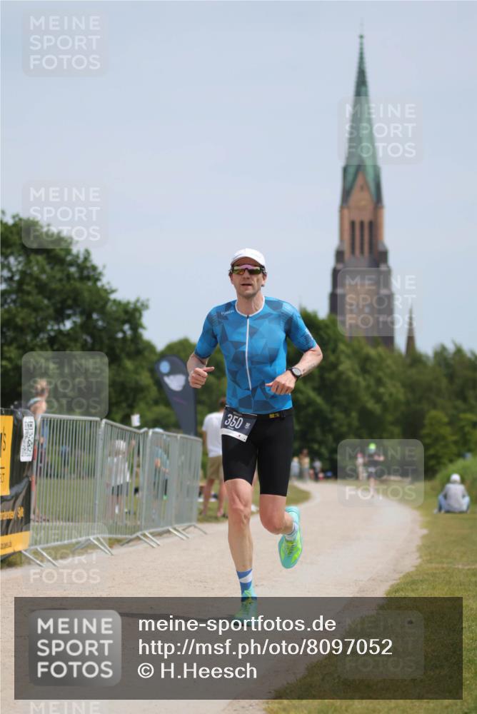 22.06.2025 - Viking Triathlon H.Heesch http://msf.ph/oto/8097052 22.06.2025 13:11:59 Laufen 350 meine-sportfotos.de