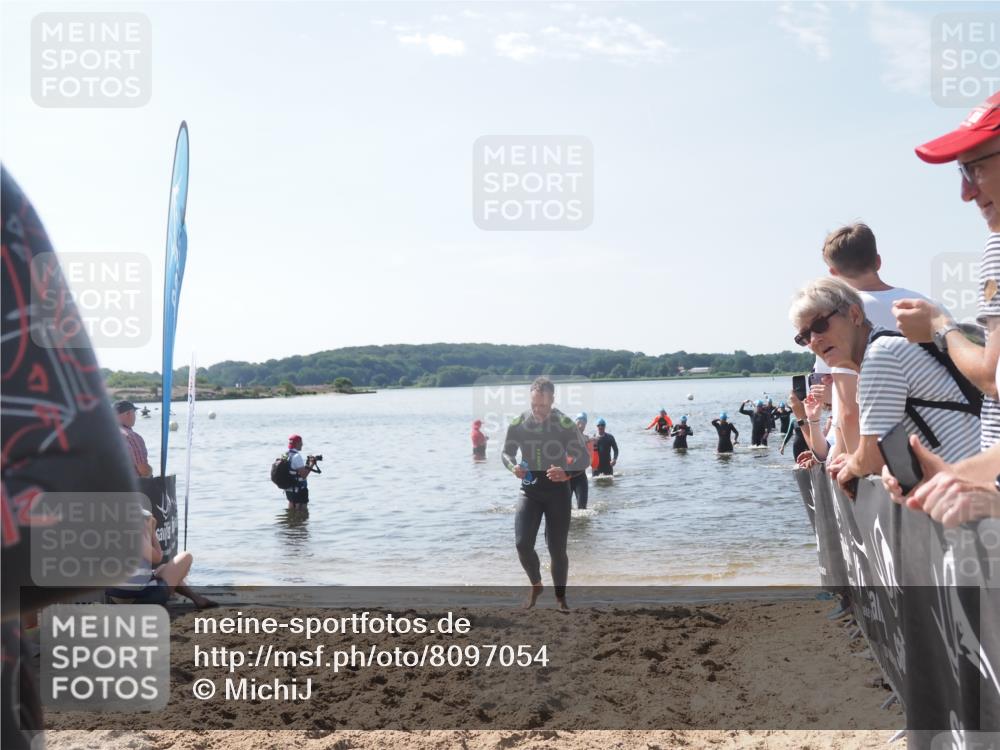 22.06.2025 - Viking Triathlon MichiJ http://msf.ph/oto/8097054 22.06.2025 10:42:11 Schwimmen 16, 78, 159, 281, 290, 326, 460, 465 meine-sportfotos.de