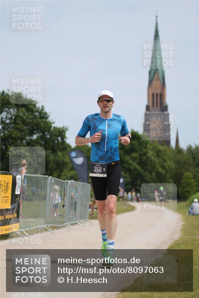 22.06.2025 - Viking Triathlon H.Heesch http://msf.ph/oto/8097063 22.06.2025 13:11:59 Laufen 350 meine-sportfotos.de