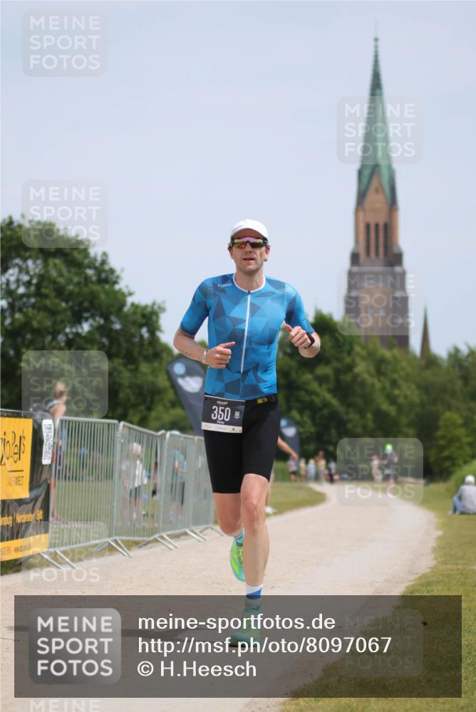 22.06.2025 - Viking Triathlon H.Heesch http://msf.ph/oto/8097067 22.06.2025 13:11:59 Laufen 350 meine-sportfotos.de