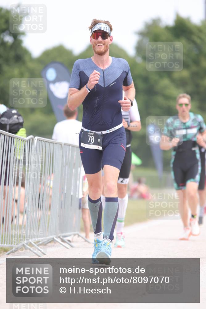 22.06.2025 - Viking Triathlon H.Heesch http://msf.ph/oto/8097070 22.06.2025 13:27:14 Laufen 78, 153, 376, 444, 475, 513 meine-sportfotos.de