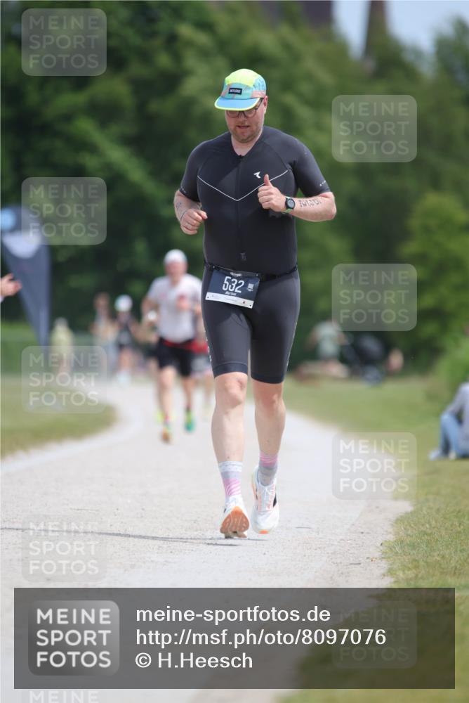 22.06.2025 - Viking Triathlon H.Heesch http://msf.ph/oto/8097076 22.06.2025 13:12:19 Laufen 532 meine-sportfotos.de