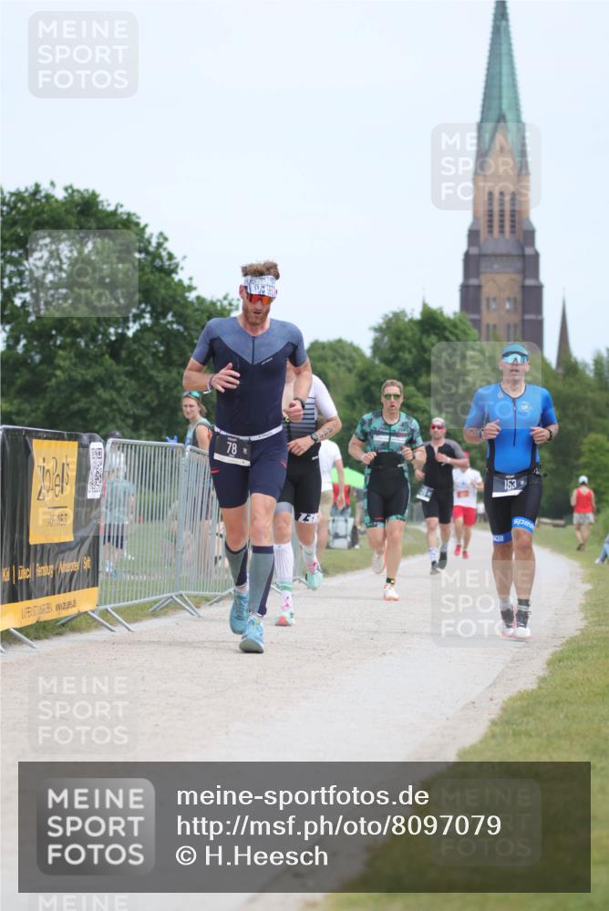22.06.2025 - Viking Triathlon H.Heesch http://msf.ph/oto/8097079 22.06.2025 13:27:16 Laufen 78, 153, 376, 444, 513 meine-sportfotos.de