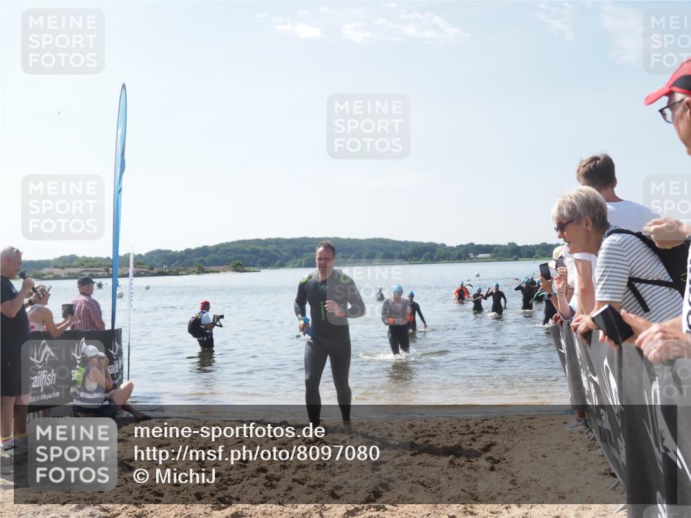 22.06.2025 - Viking Triathlon MichiJ http://msf.ph/oto/8097080 22.06.2025 10:42:12 Schwimmen 16, 78, 159, 281, 290, 326, 460, 465 meine-sportfotos.de