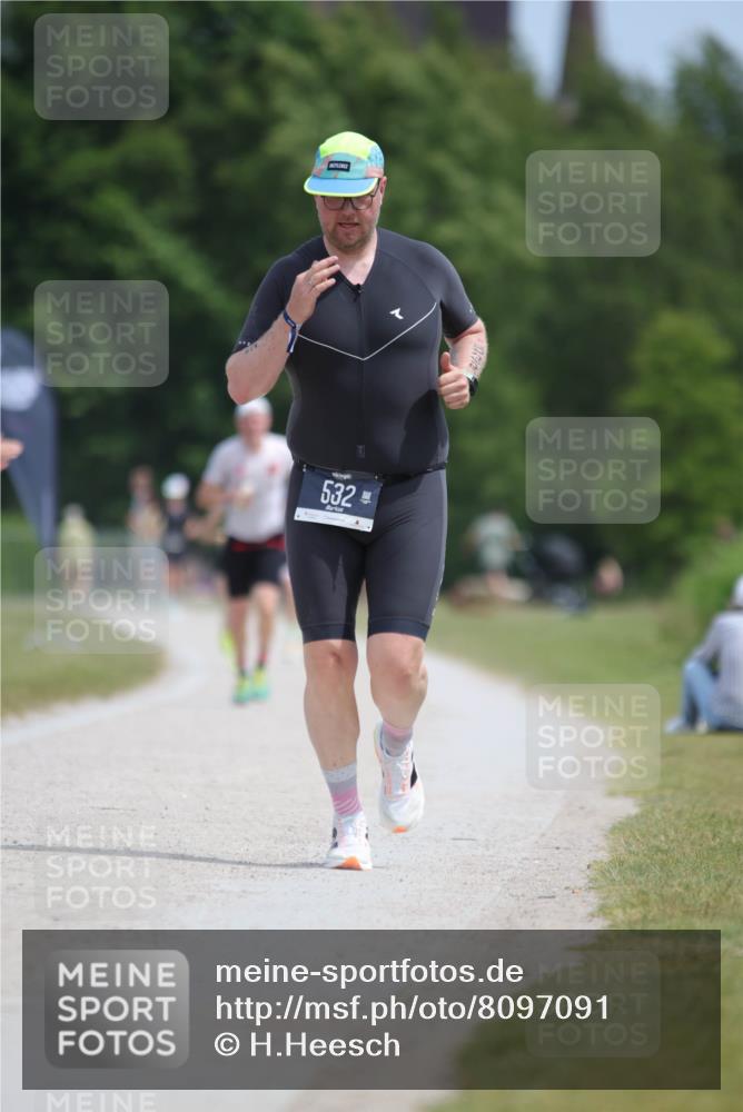 22.06.2025 - Viking Triathlon H.Heesch http://msf.ph/oto/8097091 22.06.2025 13:12:19 Laufen 532 meine-sportfotos.de