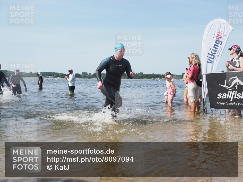22.06.2025 - Viking Triathlon KatJ http://msf.ph/oto/8097094 22.06.2025 10:31:29 Schwimmen 3, 8, 137, 236, 311, 340, 469, 613, 648 meine-sportfotos.de