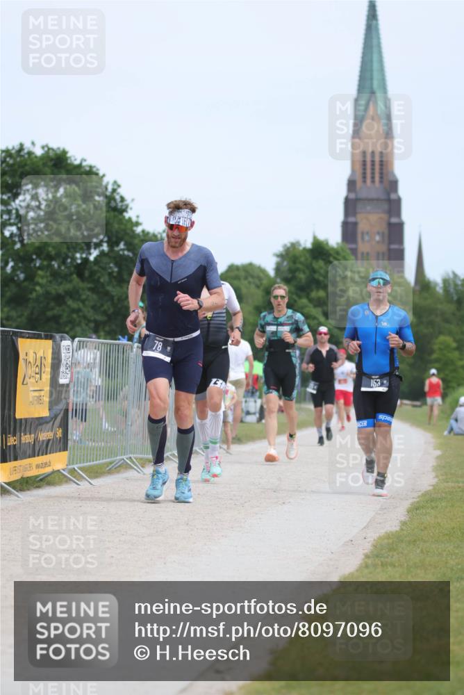 22.06.2025 - Viking Triathlon H.Heesch http://msf.ph/oto/8097096 22.06.2025 13:27:16 Laufen 78, 153, 376, 444, 513 meine-sportfotos.de